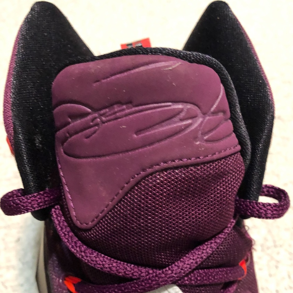 Nike LeBron 13 'Mulberry' Sneakers. - Picture 7 of 10